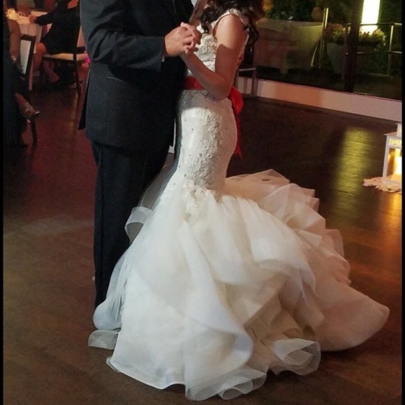 Stunning Eve of Milady wedding gown - Picture 3 of 4